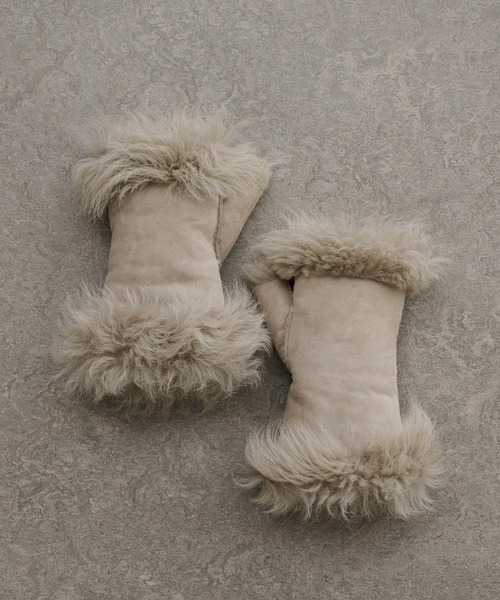 GALA　GLOVES（ガラ　グローブ）の「【GALA GLOVES】ムートンミトングローブ（手袋・レディース・グレー系その他・FREE）」の2枚目の写真