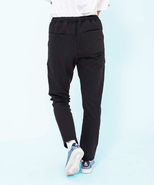 le coq sportif(ルコックスポルティフ)の「ルコック エアスタイリッシュパンツ・ウォーム(9分丈)保温 ストレッチ 裏起毛 ウエストゴム スポーツウエア レディース トレーニングウエア(その他パンツ・レディース・ブラック×ホワイト/ネイビー/ブラック・M/XL/L/S)」の11枚目の写真