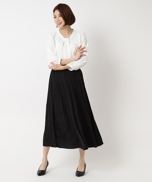 SHOO・LA・RUE（シューラルー）の「サテンプリーツスカート（スカート・レディース・ブラック系2/ベージュ系その他6/ベージュ系その他2/ブルー系2・00）」の7枚目の写真
