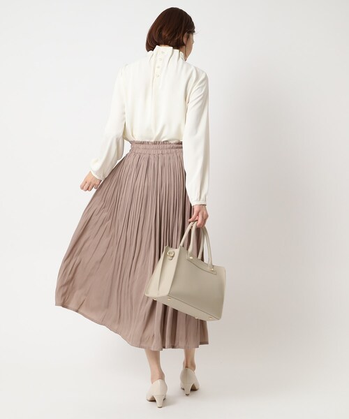 SHOO・LA・RUE（シューラルー）の「サテンプリーツスカート（スカート・レディース・ブラック系2/ベージュ系その他6/ベージュ系その他2/ブルー系2・00）」の13枚目の写真