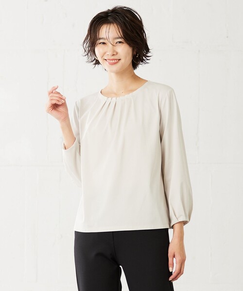 J.PRESS(ジェイプレス)の「ベーシックジャージー タックネック カットソー(Tシャツ/カットソー・レディース・ホワイト系/ライトグレー系・T13/T15)」の2枚目の写真