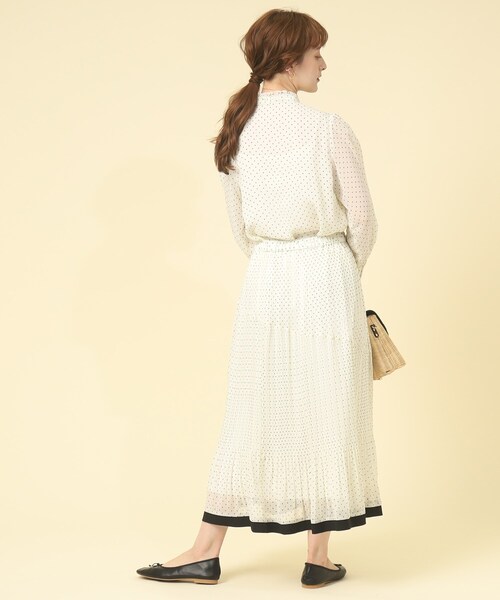 couture brooch(クチュールブローチ)の「◆【シーズンレスで着られる】ドットフリルネックボウタイブラウス(シャツ/ブラウス・レディース・ブラック系/ネイビー系/ホワイト系3・40/38/42)」の7枚目の写真