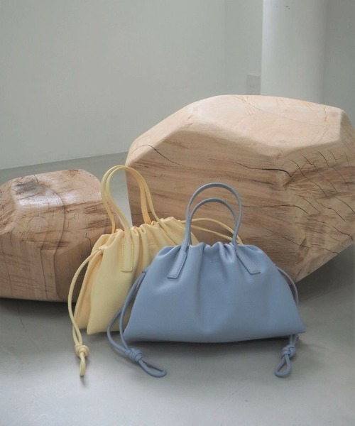 LE VERNIS(ル・ベルニ)の「LE VERNIS(ル・ベルニ)スワロウワイドミニ巾着(ショルダーバッグ・レディース・ブラック/パープル/グリーン/クリーム・FREE)」の4枚目の写真