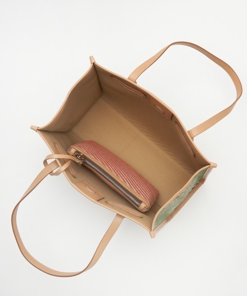 HELIOPOLE(エリオポール)の「GIANNI CHIARINI: MARCELLA DIAGONAL LINE(ショルダーバッグ・レディース・カーキ/ベージュ・FREE)」の19枚目の写真