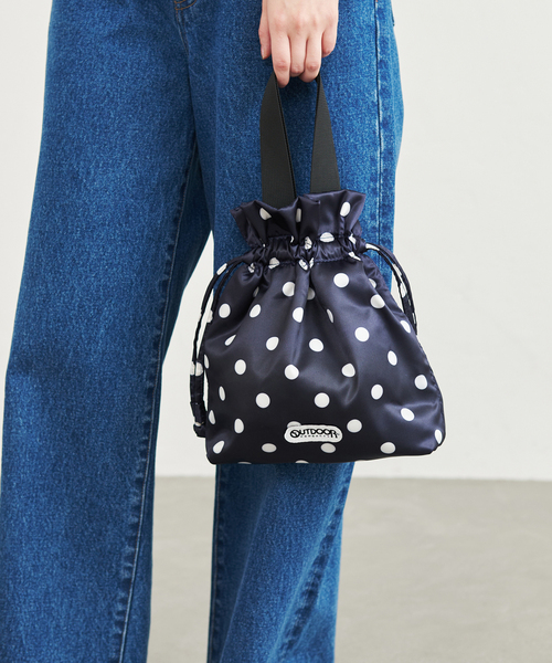 OUTDOOR PRODUCTS（アウトドアプロダクツ）の「【OUTDOOR / アウトドア】 別注ドットサテン巾着BAG（エコバッグ/サブバッグ・レディース・アイボリー/ネイビー・FREE）」の2枚目の写真