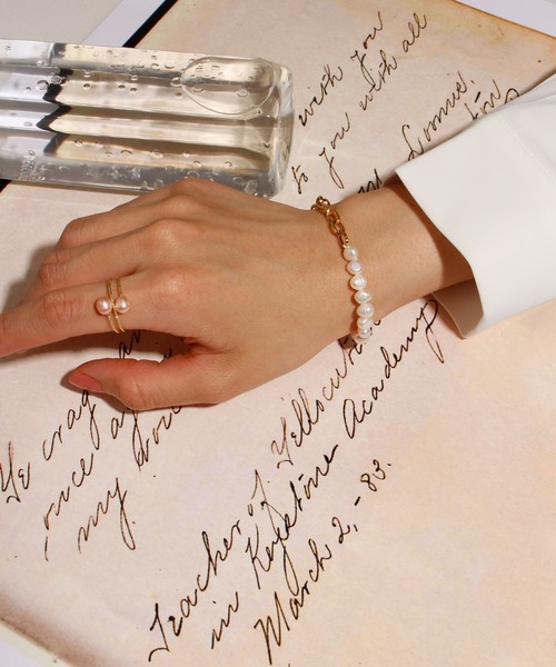 ALWAYS GOOD TIME(オルウェイズグッドタイム)の「【ALWAYS GOOD TIME】天然バロックパールブレスレット(ブレスレット・レディース・シルバー系2/ゴールド系1/ゴールド系2/シルバー系1・F)」の9枚目の写真