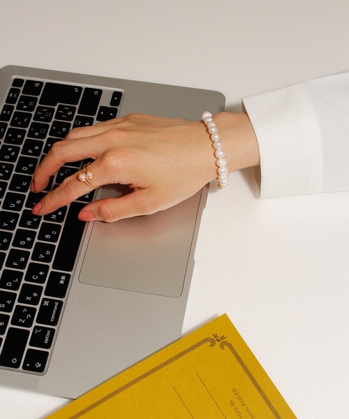 ALWAYS GOOD TIME(オルウェイズグッドタイム)の「【ALWAYS GOOD TIME】天然バロックパールブレスレット(ブレスレット・レディース・シルバー系2/ゴールド系1/ゴールド系2/シルバー系1・F)」の7枚目の写真