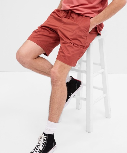 GAP(ギャップ)の「8インチ ウォッシュウェル イージーショートパンツ(その他パンツ・メンズ・バーガンディー/その他/ブラック系その他/ブルー/ブラウン/カーキ・XS/M/XL/S/L)」の5枚目の写真