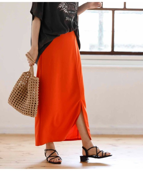 CHILLE（チル）の「梨地ポンチストレートスカート（スカート・レディース・オレンジ/グリーン/ブラック・FREE）」の3枚目の写真