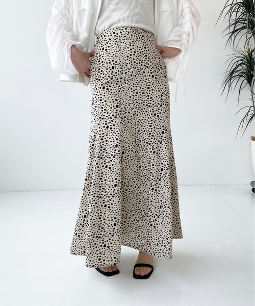 Meli rich（メリーリッチ）の「ダルメシアンプリントマーメイドスカート（スカート・レディース・ブラック/アイボリー/ブルー・MEDIUM）」の17枚目の写真