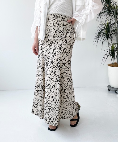 Meli rich（メリーリッチ）の「ダルメシアンプリントマーメイドスカート（スカート・レディース・ブラック/アイボリー/ブルー・MEDIUM）」の18枚目の写真