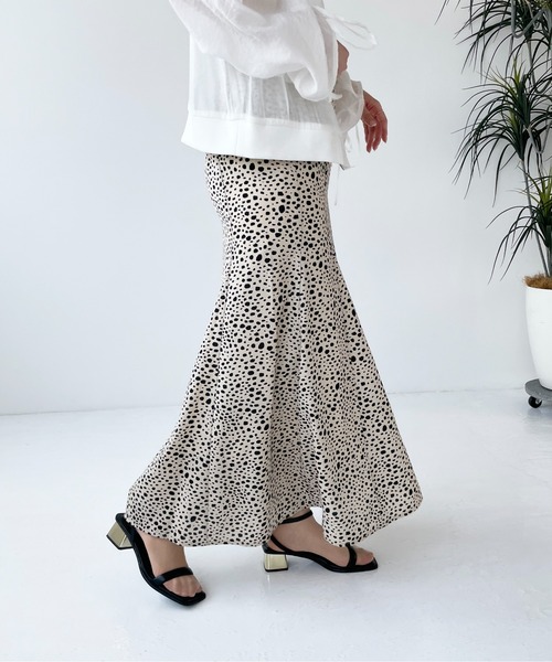 Meli rich（メリーリッチ）の「ダルメシアンプリントマーメイドスカート（スカート・レディース・ブラック/アイボリー/ブルー・MEDIUM）」の21枚目の写真