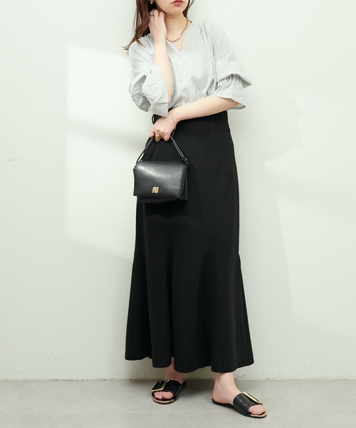 natural couture(ナチュラルクチュール)の「リップルハイウエストマーメイドスカート(スカート・レディース・ブラック/ブルー/グリーン/ライトグレー・MEDIUM/LARGE)」の9枚目の写真