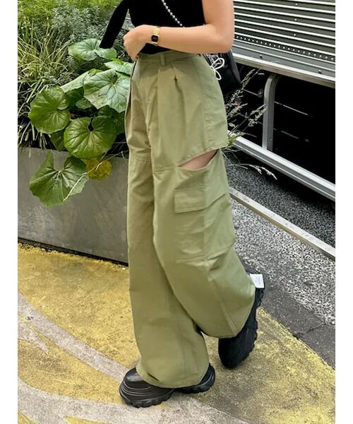 EVRIS（エヴリス）の「サイドオープンパラシュートパンツ（カーゴパンツ・レディース・ブラック/カーキ・SMALL/MEDIUM）」の4枚目の写真