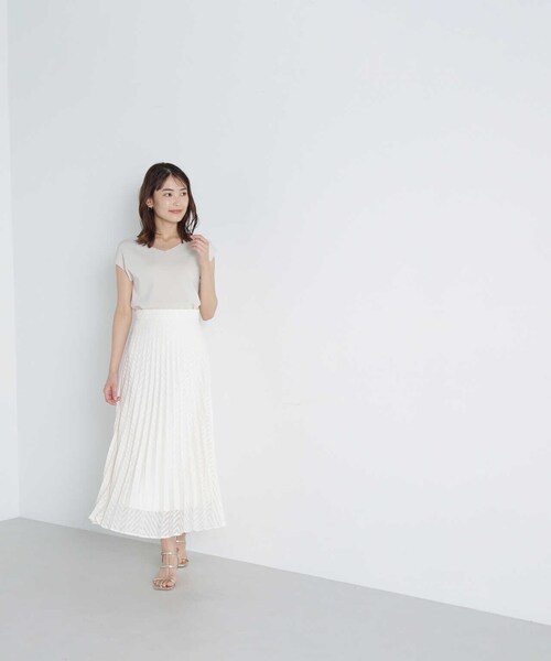 NATURAL BEAUTY BASIC（ナチュラルビューティーベーシック）の「◇カットドビープリーツスカート（スカート・レディース・ブラック/オフホワイト/ラベンダー・SMALL/MEDIUM）」の5枚目の写真