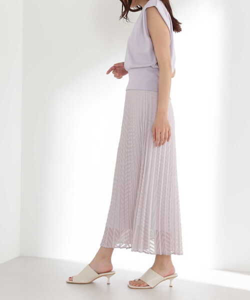 NATURAL BEAUTY BASIC（ナチュラルビューティーベーシック）の「◇カットドビープリーツスカート（スカート・レディース・ブラック/オフホワイト/ラベンダー・SMALL/MEDIUM）」の14枚目の写真