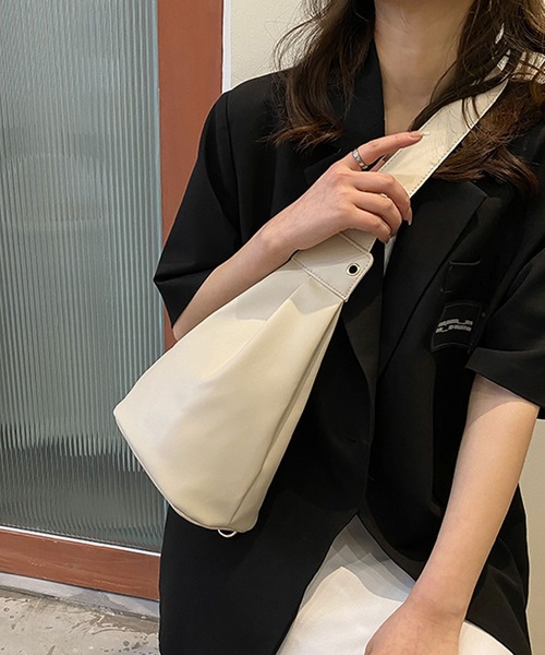 ANOTHER S(アナザーエス)の「ミニボディバッグ(ボディバッグ/ウエストポーチ・レディース・ブラック/アイボリー・FREE)」の10枚目の写真