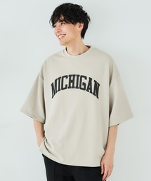 メンズ エンボスプリントロゴTシャツ