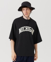メンズ エンボスプリントロゴTシャツ
