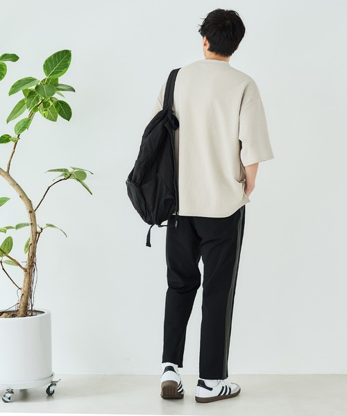 coca(coca)(コカ)の「メンズ エンボスプリントロゴTシャツ(Tシャツ/カットソー・メンズ・ブラック/ライトグレー・M/L/XL)」の6枚目の写真