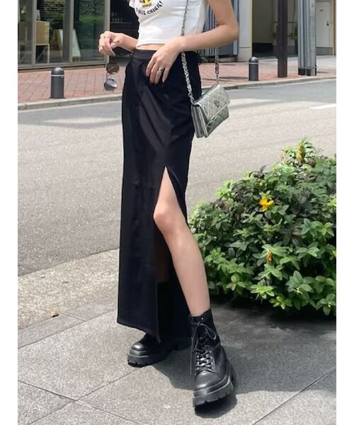 EVRIS（エヴリス）の「ディープスリットロングスカート（スカート・レディース・ブラック/ブルー・SMALL/MEDIUM）」の2枚目の写真