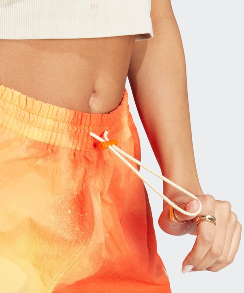 adidas(アディダス)の「カラーフェード ランナーショーツ / ショートパンツ / アディダスオリジナルス adidas Originals(スウェットパンツ・レディース・イエロー・X-LARGE/LARGE/X-SMALL/SMALL/MEDIUM/XX-LARGE)」の4枚目の写真