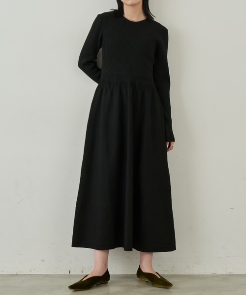 Aunt Marie's（アントマリーズ）の「切り替えフレアニットワンピース【ウォッシャブル】【軽量】（ワンピース・レディース・ブルー/グレイッシュベージュ/ブラック・FREE）」の17枚目の写真