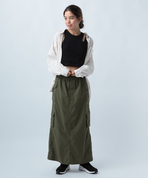 BAYFLOW(ベイフロー)の「【着丈が選べる】カップツキデザインタンク(タンクトップ・レディース・オフホワイト/ブラック/ブルー・MEDIUM/SMALL)」の14枚目の写真