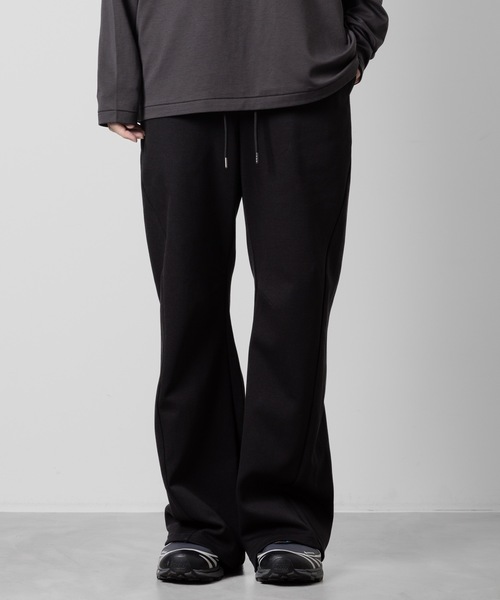 ATTACHMENT(アタッチメント)の「CO/PE ダブルニット スリーディメンショナル ワイドパンツ/ CO/PE DOUBLE KNIT THREE DIMENSIONAL WIDE PANTS(スウェットパンツ・メンズ・グレー/ブラック/オフホワイト・3/2/1)」の3枚目の写真