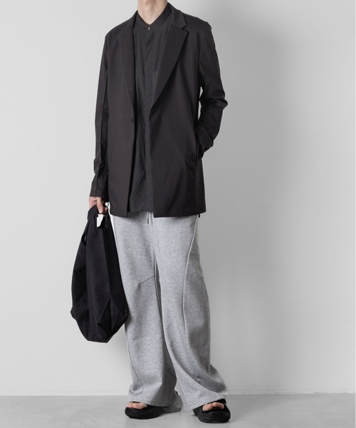 ATTACHMENT(アタッチメント)の「CO/PE ダブルニット スリーディメンショナル ワイドパンツ/ CO/PE DOUBLE KNIT THREE DIMENSIONAL WIDE PANTS(スウェットパンツ・メンズ・グレー/ブラック/オフホワイト・3/2/1)」の4枚目の写真