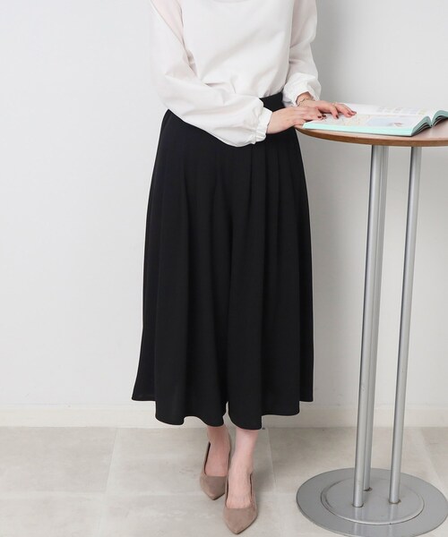 DRESKIP（ドレスキップ）の「◆【イージーケア】 大人世代の上品スカーチョ（その他パンツ・レディース・ベージュ/ブルー/ブラック・02/03/04）」の2枚目の写真