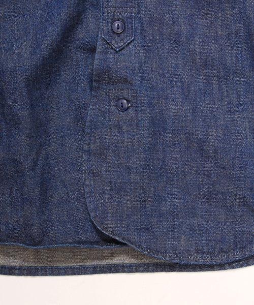 Denime（ドゥニーム）の「10oz DENIM B.D. SHIRTS/10オンス　デニムボタンダウンシャツ（シャツ/ブラウス・メンズ・ダークインディゴブルー・SMALL/LARGE/MEDIUM）」の6枚目の写真