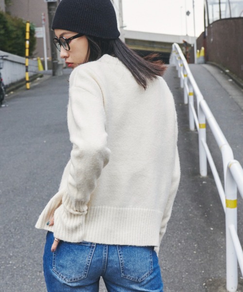 Auntie Rosa Holiday（アンティローザホリデー）の「フィンガーホールクルーネックニット（ニット/セーター・レディース・グレー/アイボリー/ブラウン/レッド/オレンジ/グリーン/ライトグリーン・FREE）」の13枚目の写真