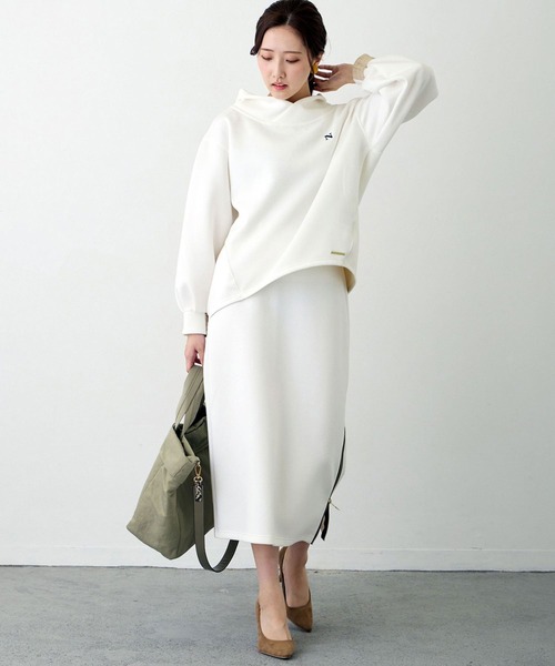 NICOLE white（ニコルホワイト）の「フード風スタンドプルオーバー／ダンボールポンチ（Tシャツ/カットソー・レディース・ブラック/オフホワイト/ベージュ・FREE）」の8枚目の写真