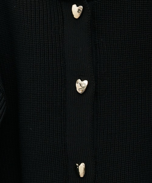 新品 ELLIE エリー ハートボタンカーディガン　黒 ブラック Louere（ルエレ）の「ハートボタンショートニットカーディガン