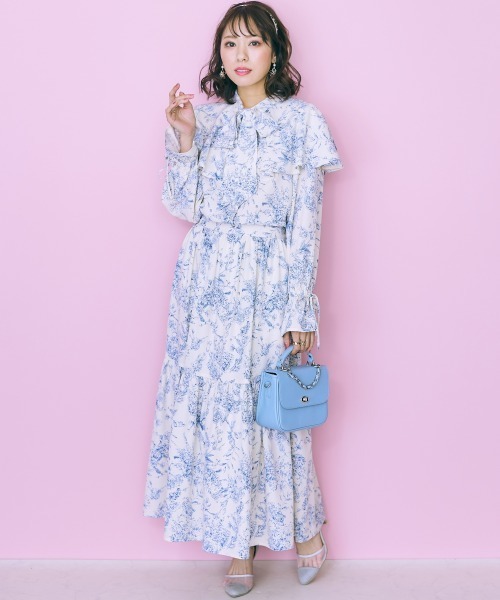 marun（マルン）の「＜大きいサイズ＞ 線画花柄プリントブラウス　marun（シャツ/ブラウス・レディース・ダークグリーン/ブルー・LL/4L/L/5L/3L）」の20枚目の写真