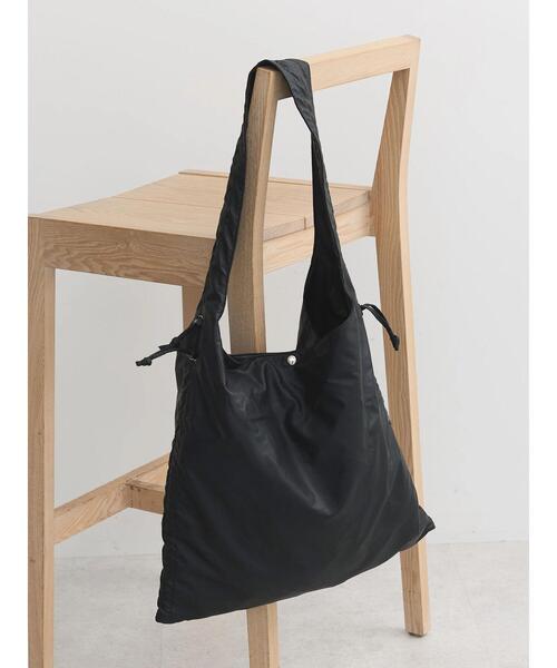 earth music&ecology（アースミュージックアンドエコロジー）の「ギャザーハンドルトートバッグ（トートバッグ・レディース・ブラック/ピンクベージュ/その他8・FREE）」の7枚目の写真