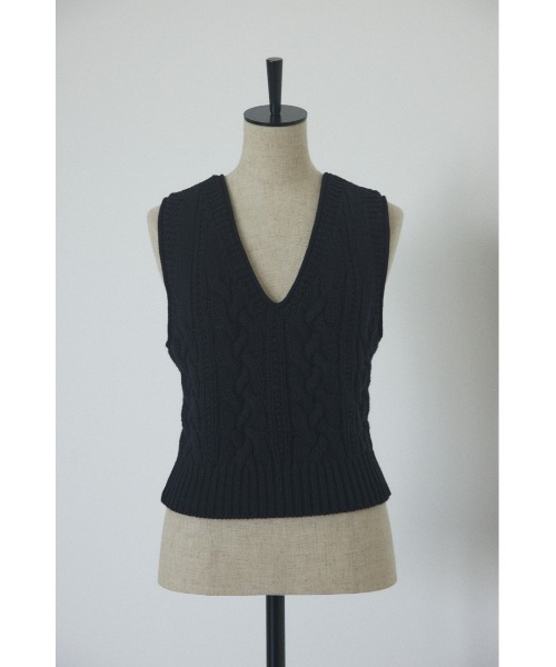 BLACK BY MOUSSY（ブラックバイマウジー）の「cable knit tank top(ケーブルニットタンクトップ)（タンクトップ・レディース・ホワイト/グリーン/ブラック・FREE）」の2枚目の写真
