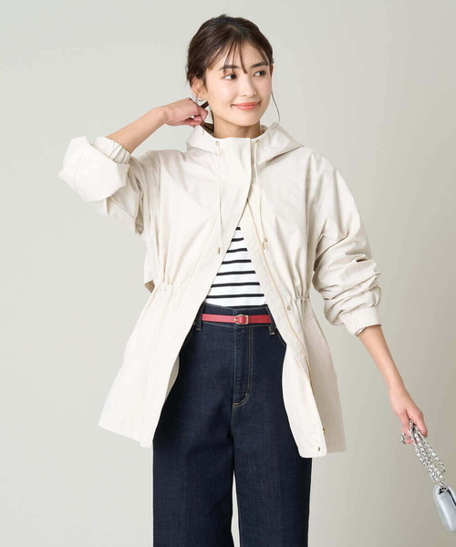 a.v.v（アーヴェヴェ）の「【微撥水】フーデッドユーティリティジャケット（マウンテンパーカー・レディース・チャコールグレー/アイボリー/ベージュ・36/34/38/40/42）」の4枚目の写真