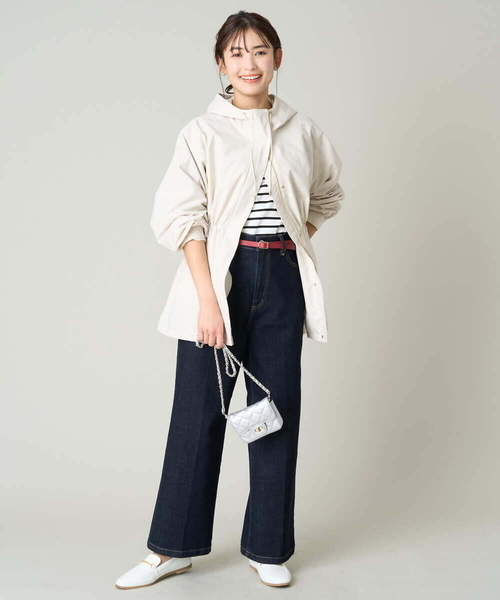 a.v.v（アーヴェヴェ）の「【微撥水】フーデッドユーティリティジャケット（マウンテンパーカー・レディース・チャコールグレー/アイボリー/ベージュ・36/34/38/40/42）」の6枚目の写真