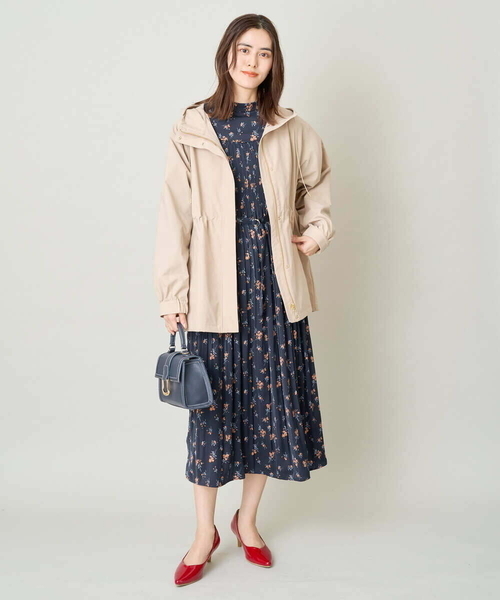 a.v.v（アーヴェヴェ）の「【微撥水】フーデッドユーティリティジャケット（マウンテンパーカー・レディース・チャコールグレー/アイボリー/ベージュ・36/34/38/40/42）」の21枚目の写真