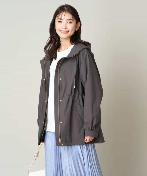 a.v.v（アーヴェヴェ）の「【微撥水】フーデッドユーティリティジャケット（マウンテンパーカー・レディース・チャコールグレー/アイボリー/ベージュ・36/34/38/40/42）」の15枚目の写真