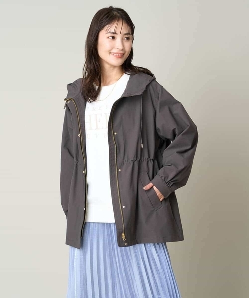 a.v.v（アーヴェヴェ）の「【微撥水】フーデッドユーティリティジャケット（マウンテンパーカー・レディース・チャコールグレー/アイボリー/ベージュ・36/34/38/40/42）」の16枚目の写真