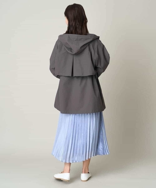 a.v.v（アーヴェヴェ）の「【微撥水】フーデッドユーティリティジャケット（マウンテンパーカー・レディース・チャコールグレー/アイボリー/ベージュ・36/34/38/40/42）」の12枚目の写真