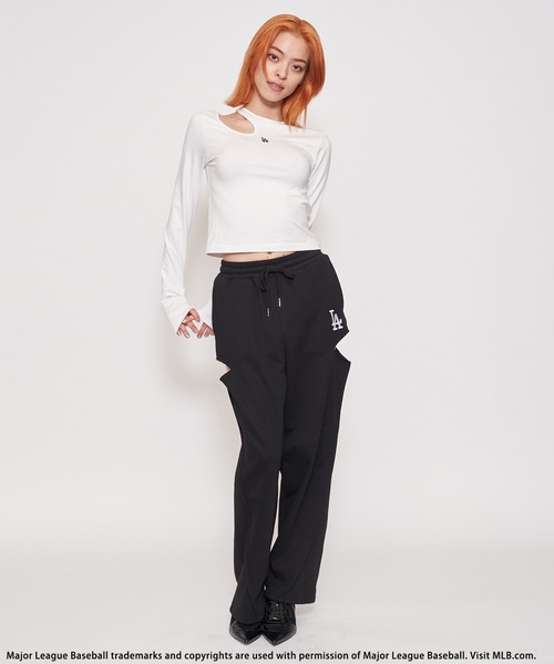 BACK TO THE FIELD(バック トゥー ザ フィールド)の「【MLB】アシメショルダーカットアウトロゴトップス(Tシャツ/カットソー・レディース・グリーン/ホワイト/ブラック・FREE)」の19枚目の写真
