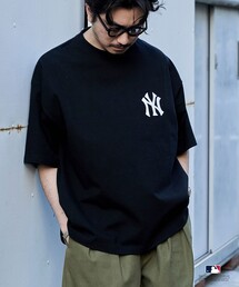 FREAK'S STORE | 限定展開 MLB/メジャーリーグベースボール 別注 9オンス Heavyweight ビッグシルエット ワンポイントデザイン クルーネックTシャツ/NY(Tシャツ/カットソー)