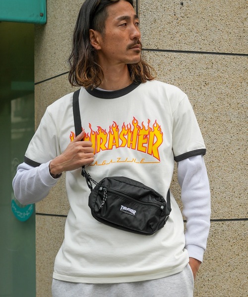 THRASHER(スラッシャー)の「BENCHMARK MINI SHOULDER POUCH YOKO/スラッシャー撥水加工シンプルデザインミニショルダーバッグポーチ(ショルダーバッグ・メンズ・ブラック×イエロー/ブラック×ホワイト/ブラック系その他・FREE)」の5枚目の写真