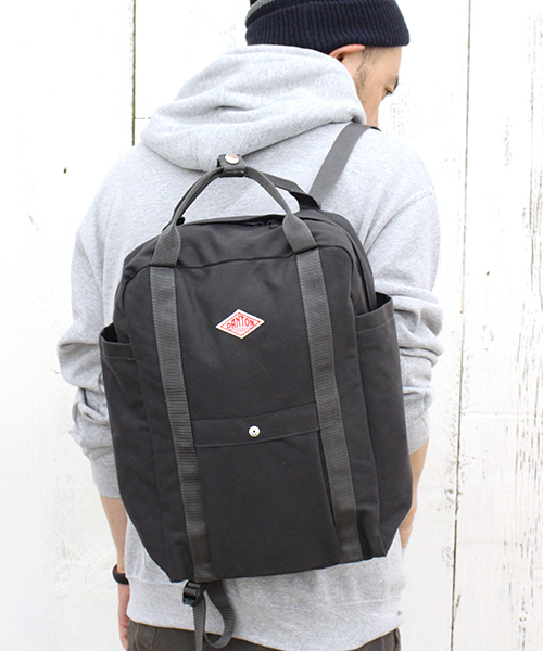 DANTON（ダントン）の「【DANTON×CIOPANIC TYPY】ダントン別注ユーティリティバッグ（バックパック/リュック・レディース・ブラック/ネイビー/キャメル/オリーブ/サンドベージュ/チャコールグレー/グレー・FREE）」の2枚目の写真