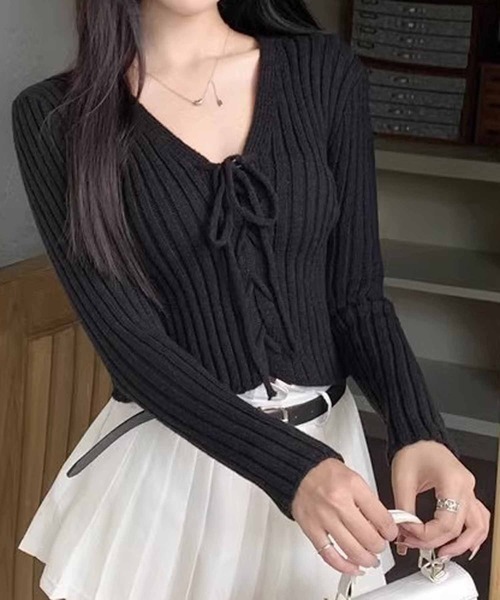 NANEA(ナネア)の「レースアップニットトップス(ニット/セーター・レディース・カーキ/アイボリー/ブラック/グリーン/ベージュ/ホワイト・フリー)」の14枚目の写真