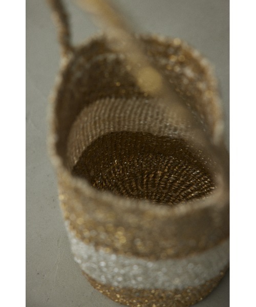 BLACK BY MOUSSY(ブラックバイマウジー)の「2tone plastic sisal bag(2トーンプラスチックサイザルバック)(かごバッグ・レディース・シルバー/ゴールド・FREE)」の7枚目の写真